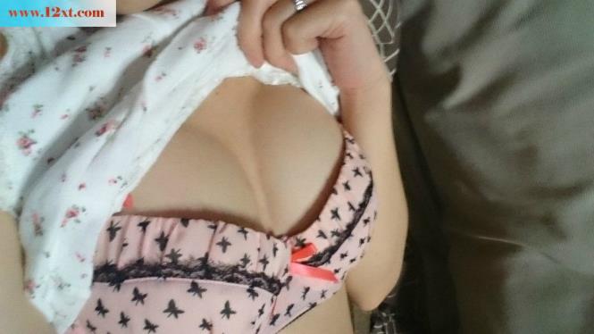 江南小女子，最忆是江南。。贫乳不性感，不喜