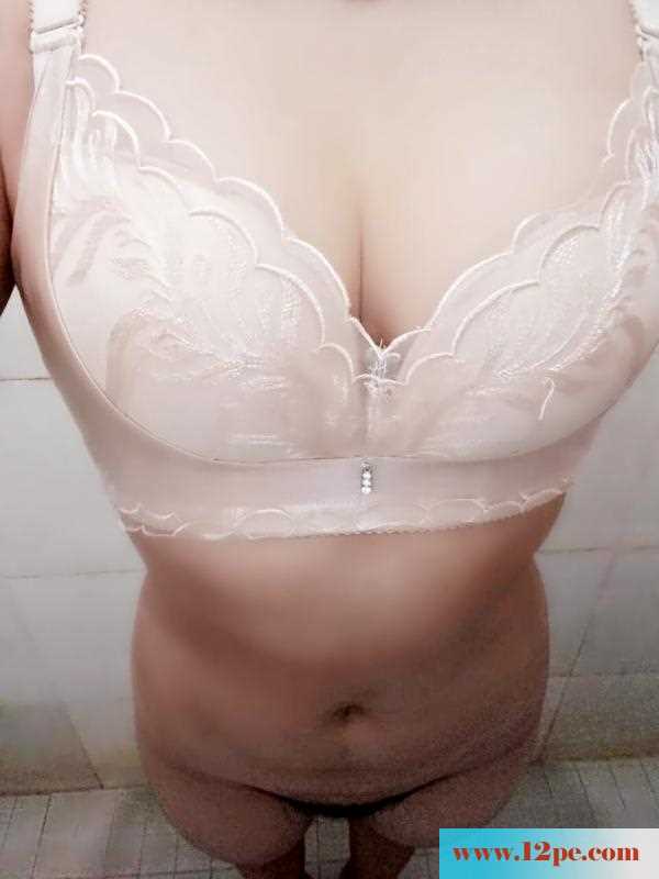 饥渴湿漉漉的情妹妹(24P)