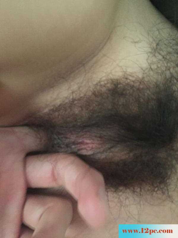 奶头都硬啦，你还看着干嘛？(16P)