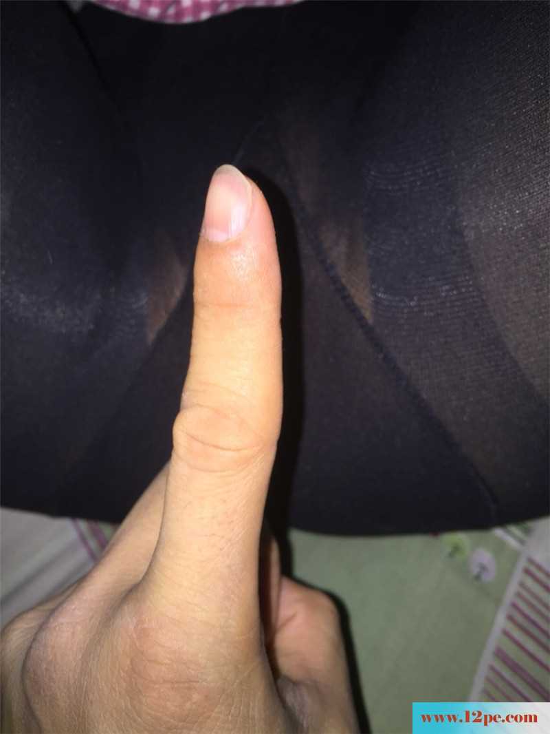 青岛小生偶遇黑丝娘体外射精(17P)