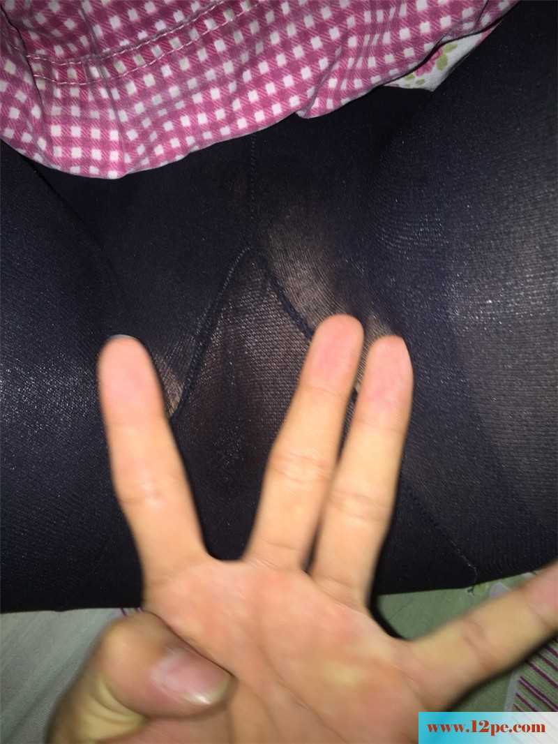 青岛小生偶遇黑丝娘体外射精(17P)
