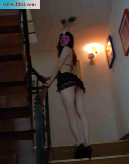 <!-- 标题采集开始 -->化妆派对的小妹被我带回了家(24P)<!-- 标题采集结束 -->