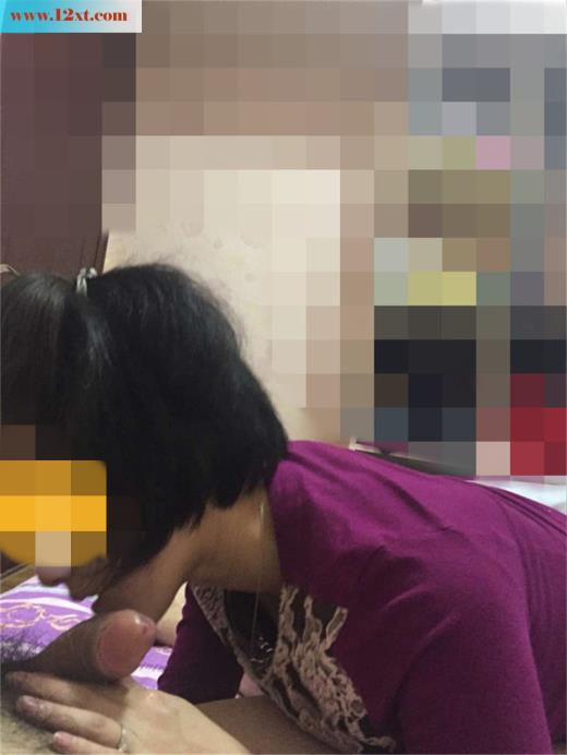 <!-- 标题采集开始 -->老婆卖力的坐上来，白臀对着我，轻轻的扭动(<!-- 标题采集结束 -->