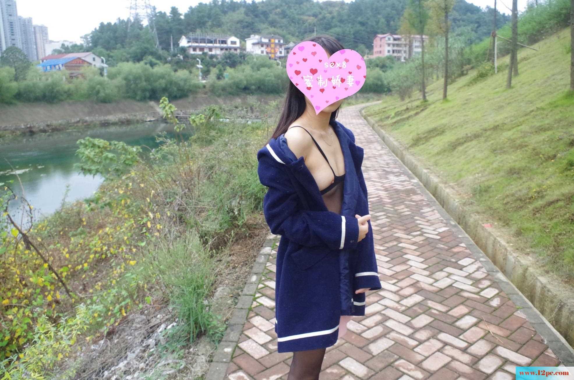<!-- 标题采集开始 -->大衣裹着情趣连体开档黑丝出门(30P)<!-- 标题采集结束 -->