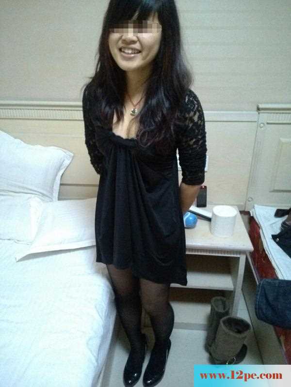 <!-- 标题采集开始 -->高冷妹子性感美腿口暴吞精(12P)<!-- 标题采集结束 -->