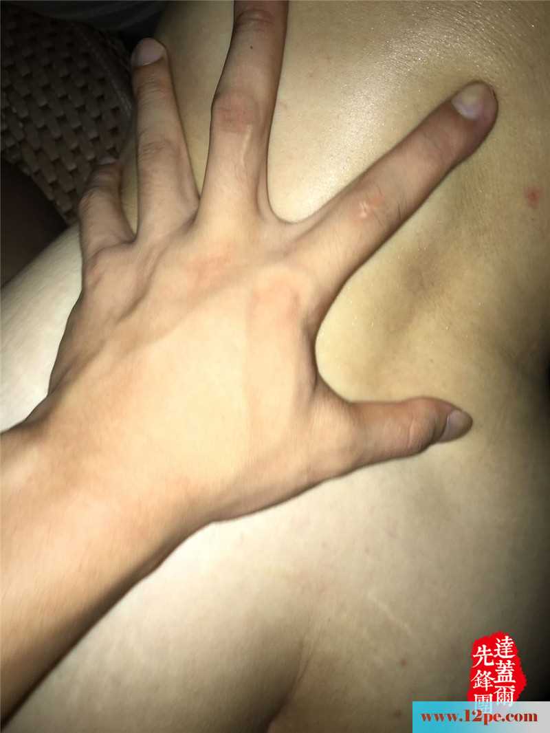 <!-- 标题采集开始 -->昏暗路灯下匆忙停车，咯咯吱吱响的车厢(10P)<!-- 标题采集结束 -->