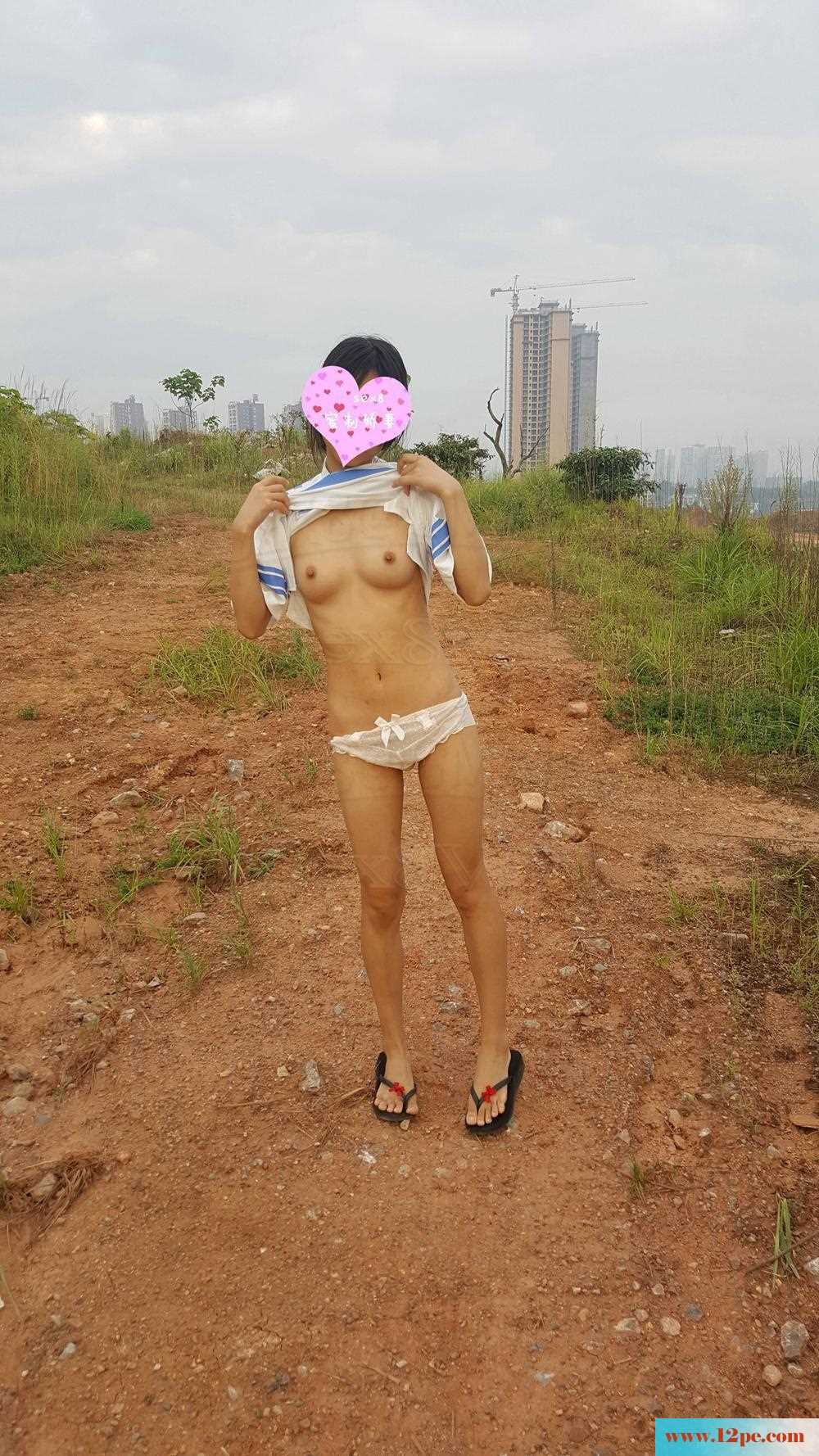 <!-- 标题采集开始 -->郊外山路上脱光衣服(30P)<!-- 标题采集结束 -->