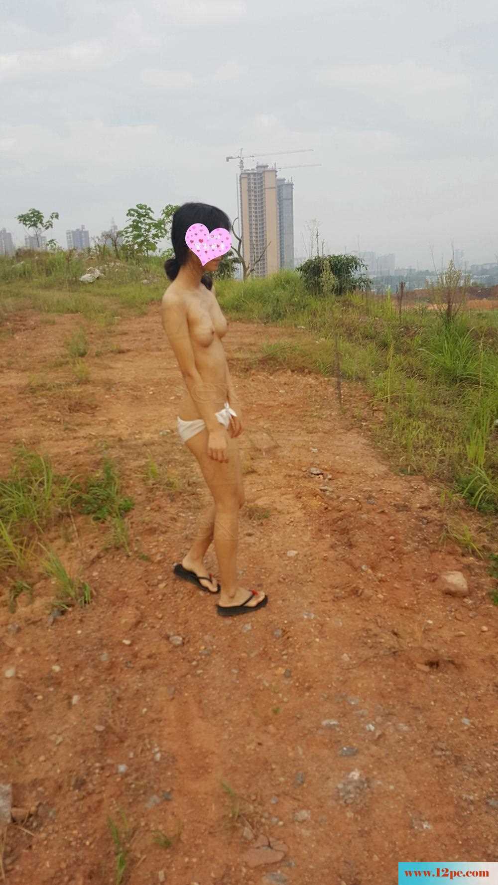 <!-- 标题采集开始 -->郊外山路上脱光衣服(30P)<!-- 标题采集结束 -->