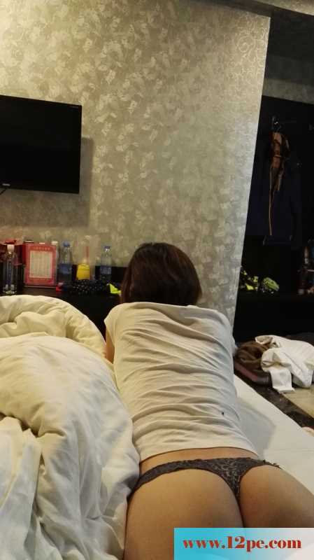 <!-- 标题采集开始 -->情人节约了短发妹纸啪啪啪，小麋鹿帽子很可爱<!-- 标题采集结束 -->