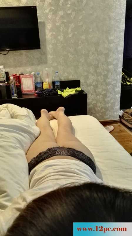 <!-- 标题采集开始 -->情人节约了短发妹纸啪啪啪，小麋鹿帽子很可爱<!-- 标题采集结束 -->