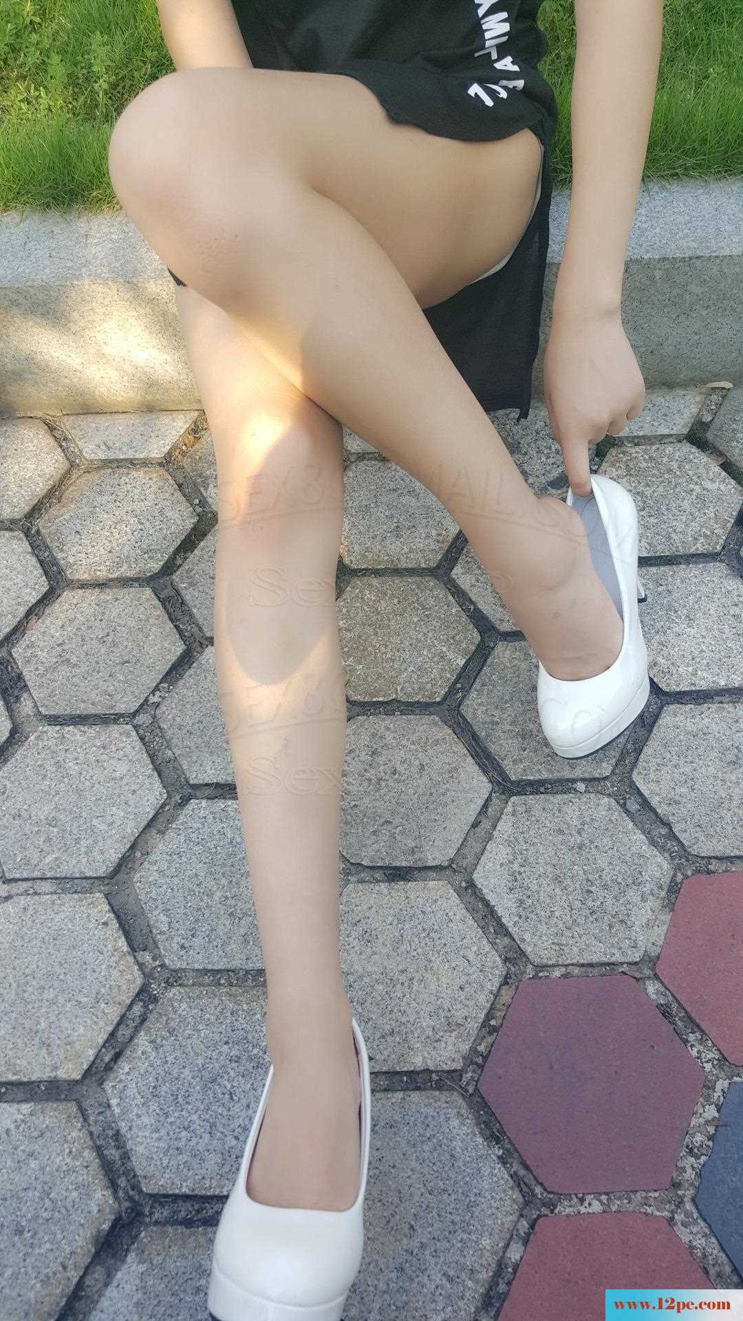 <!-- 标题采集开始 -->公园露出骚逼-(20P)<!-- 标题采集结束 -->