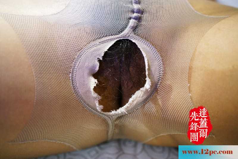 <!-- 标题采集开始 -->公主下班了，戴着我一起到她宿舍来睡觉(17P)<!-- 标题采集结束 -->