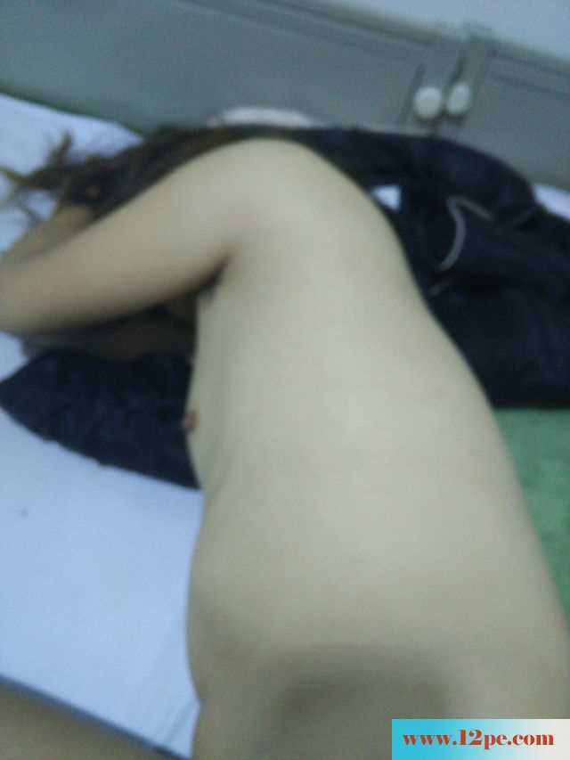 <!-- 标题采集开始 -->黑森林对战黑森林，加骚女自拍，手势验证(14P<!-- 标题采集结束 -->
