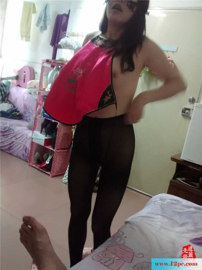 <!-- 标题采集开始 -->黑丝袜，红肚兜，恩爱夫妻玩转中西合璧(35P)<!-- 标题采集结束 -->