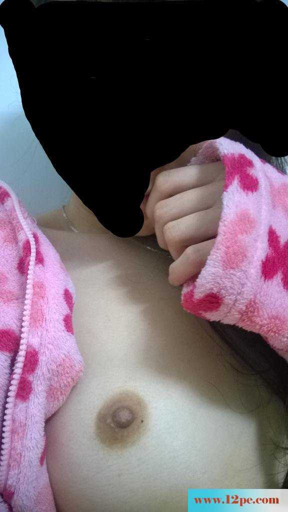 <!-- 标题采集开始 -->奶大粉穴女友掰开她的美穴让她的淫水慢慢流出<!-- 标题采集结束 -->