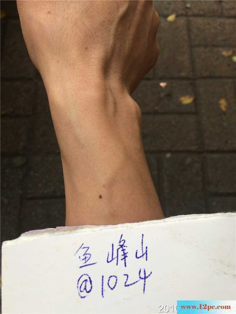 <!-- 标题采集开始 -->难忘今宵，欲求不满的少妇被我征服(23P)<!-- 标题采集结束 -->