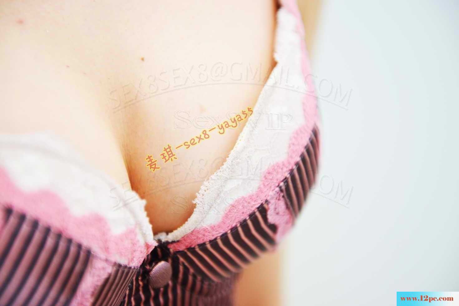 <!-- 标题采集开始 -->捏捏乳头，拉拉阴唇，掐掐咪咪，模特痛苦并快<!-- 标题采集结束 -->