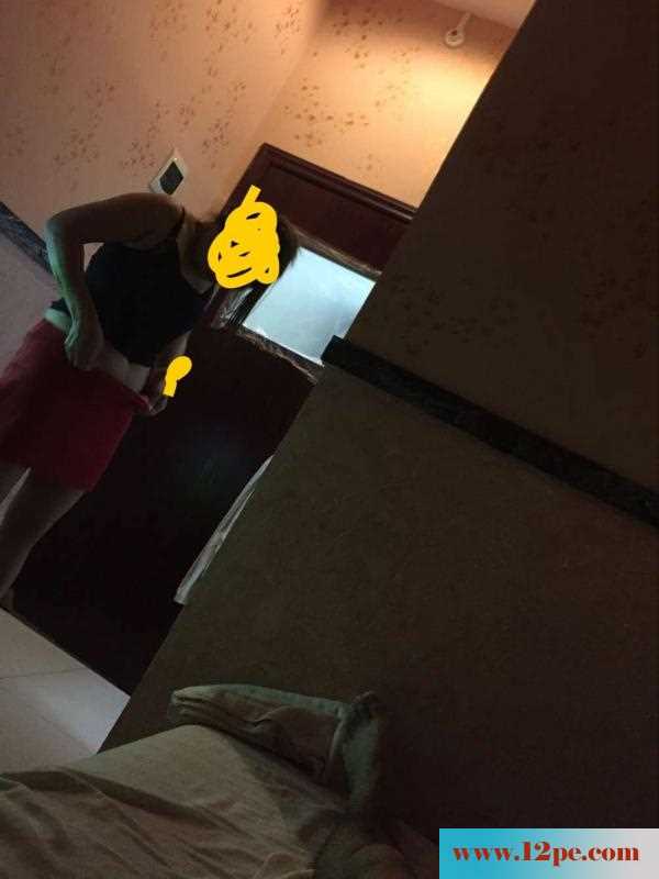 <!-- 标题采集开始 -->小胖妹惨遭口爆，还被抠逼(13P)<!-- 标题采集结束 -->