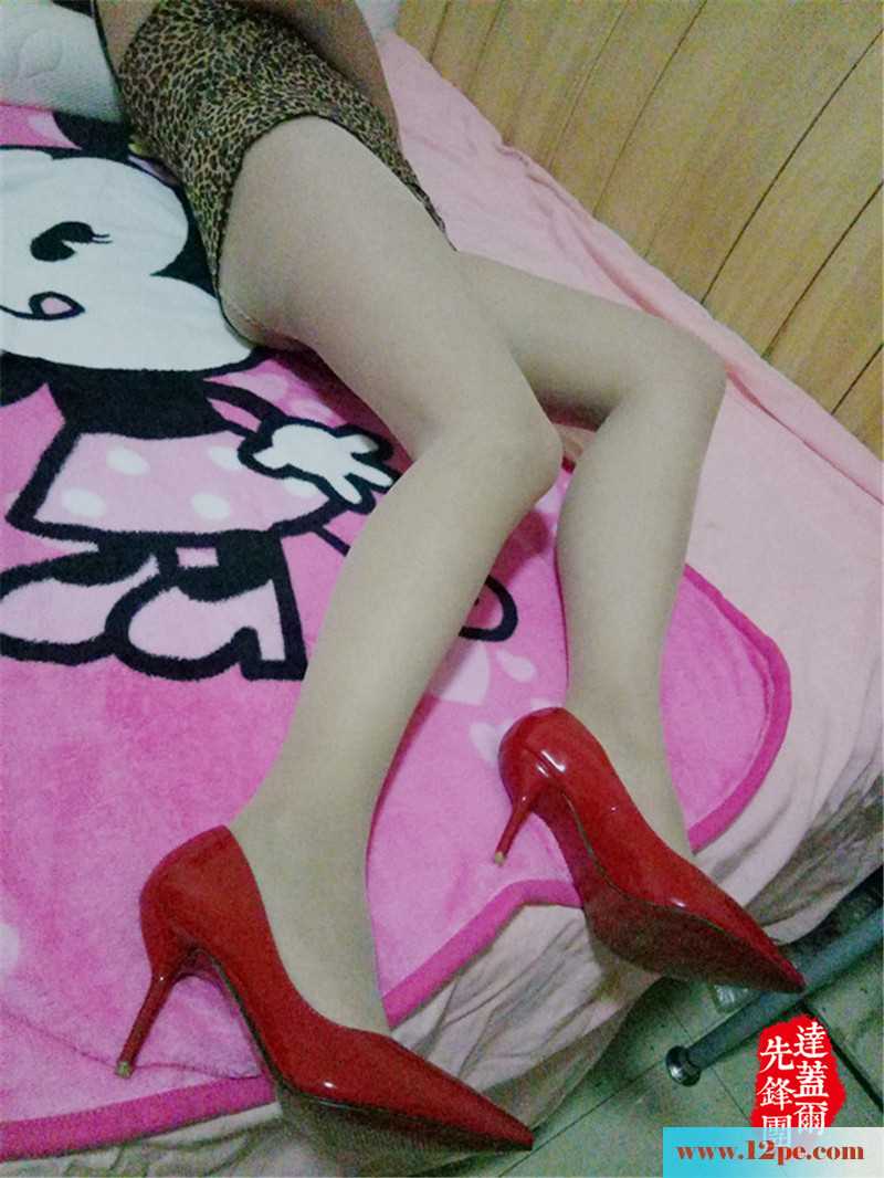 <!-- 标题采集开始 -->与老婆商量旅游计划，被红鞋丝袜打乱了节奏(<!-- 标题采集结束 -->