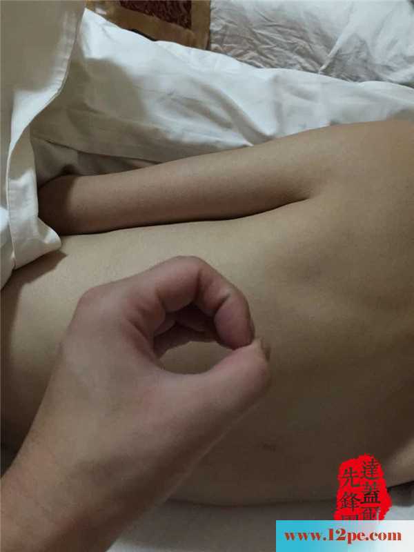 <!-- 标题采集开始 -->带个情人到酒店乐开怀，侧面也反映出完美身材<!-- 标题采集结束 -->