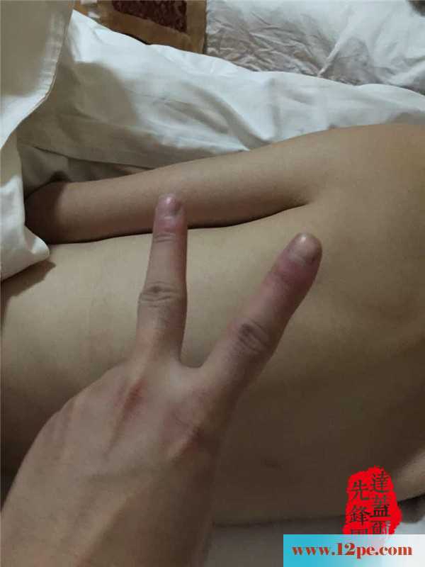 <!-- 标题采集开始 -->带个情人到酒店乐开怀，侧面也反映出完美身材<!-- 标题采集结束 -->