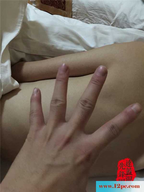 <!-- 标题采集开始 -->带个情人到酒店乐开怀，侧面也反映出完美身材<!-- 标题采集结束 -->