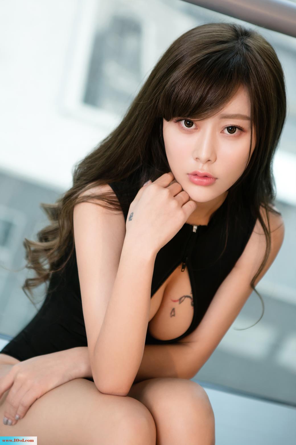 <!-- 标题采集开始 -->牛肤粉唇靓丽女人【10P】<!-- 标题采集结束 -->