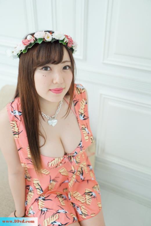 <!-- 标题采集开始 -->温柔童颜性感饱满大胸小美妞【15P】<!-- 标题采集结束 -->
