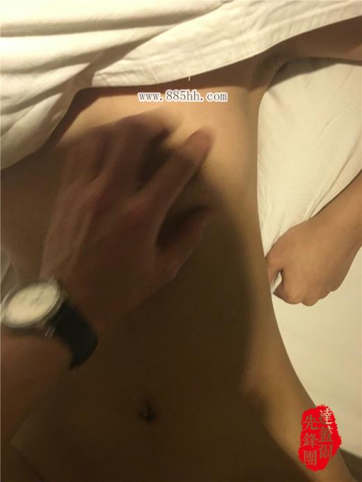 <!-- 标题采集开始 -->酒吧外酒驾醉酒少女，今夜借欲火成就秋名山车<!-- 标题采集结束 -->