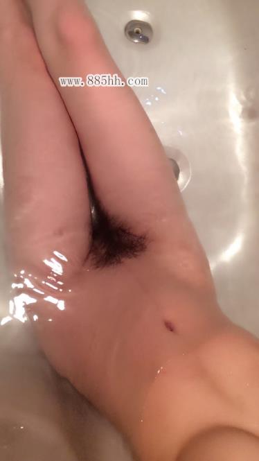 <!-- 标题采集开始 -->婉芳作品之三做完健身，準备洗澡了洗完澡，婉<!-- 标题采集结束 -->