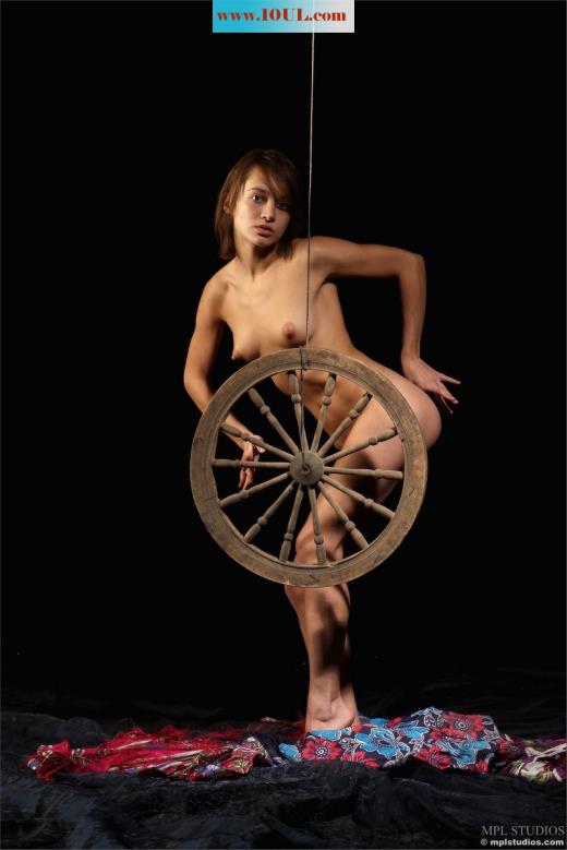 <!-- 标题采集开始 -->美人哪里找来的这么中国风的道具呀(16P)<!-- 标题采集结束 -->