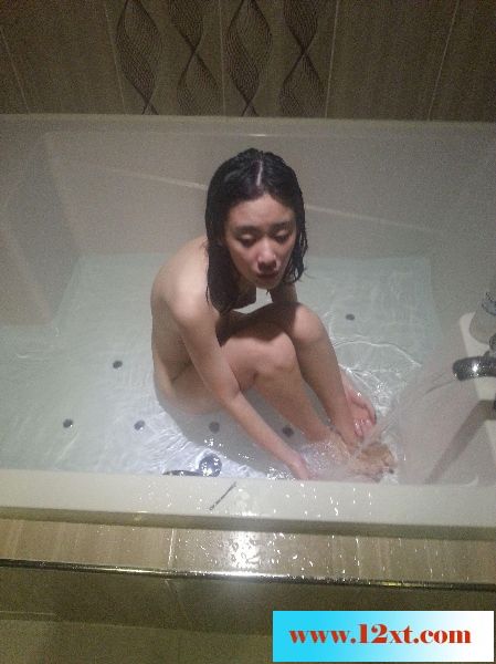 韩国少女被男友出卖私密照外泄带全套[15P]&nbsp