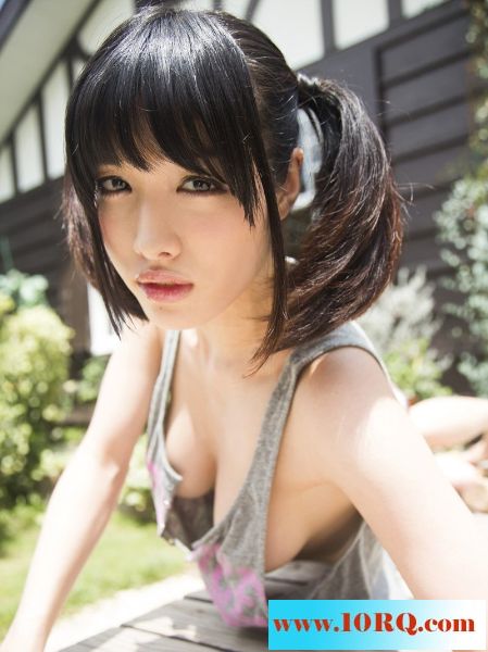 户外甜美巨乳女野性的诱惑【15P】
