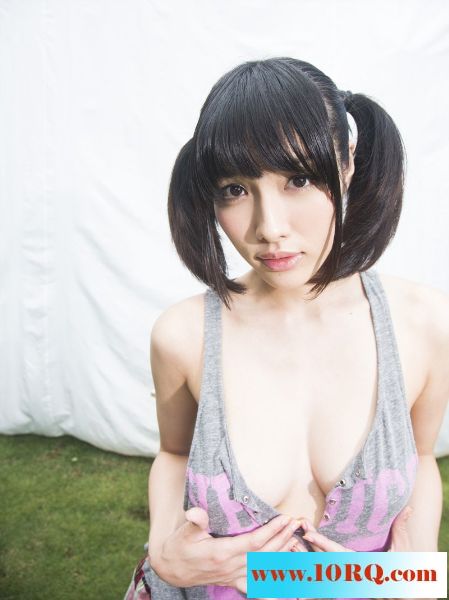 户外甜美巨乳女野性的诱惑【15P】