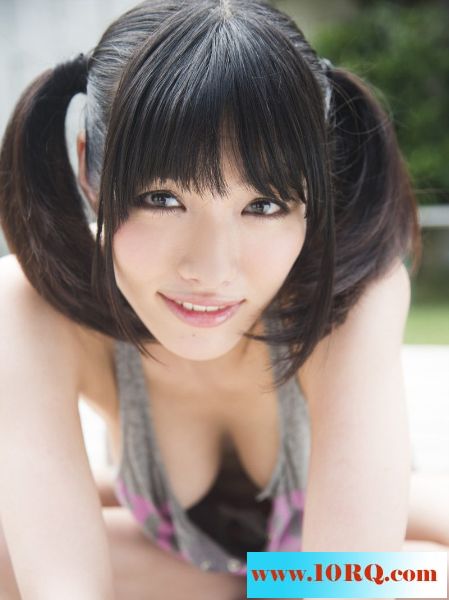 户外甜美巨乳女野性的诱惑【15P】